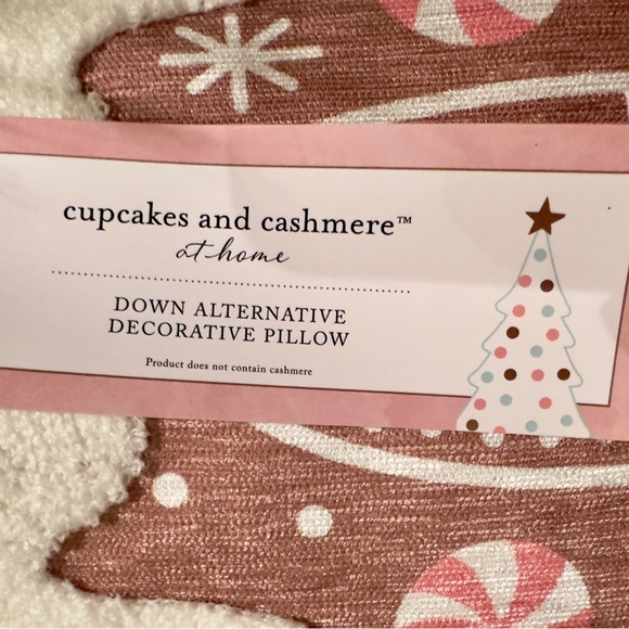 NWT Cupcakes & Cashmere Gingerbread Pillow - Picture 3 of 3